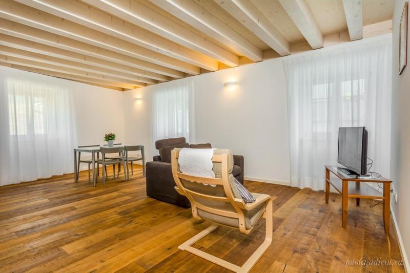 Palazzo Chimelli Lägenhet Pergine Valsugana Exteriör bild